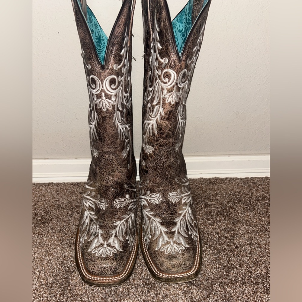 Corral boots glow in the dark embroidery